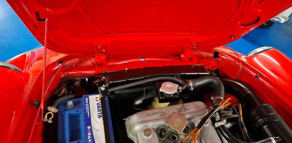 Image 32/43 of Alfa Romeo Spider Veloce 2000 (1982)