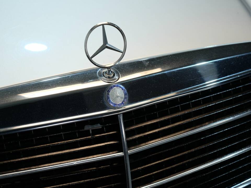 Bild 23/32 von Mercedes-Benz 190 E 1.8 (1991)