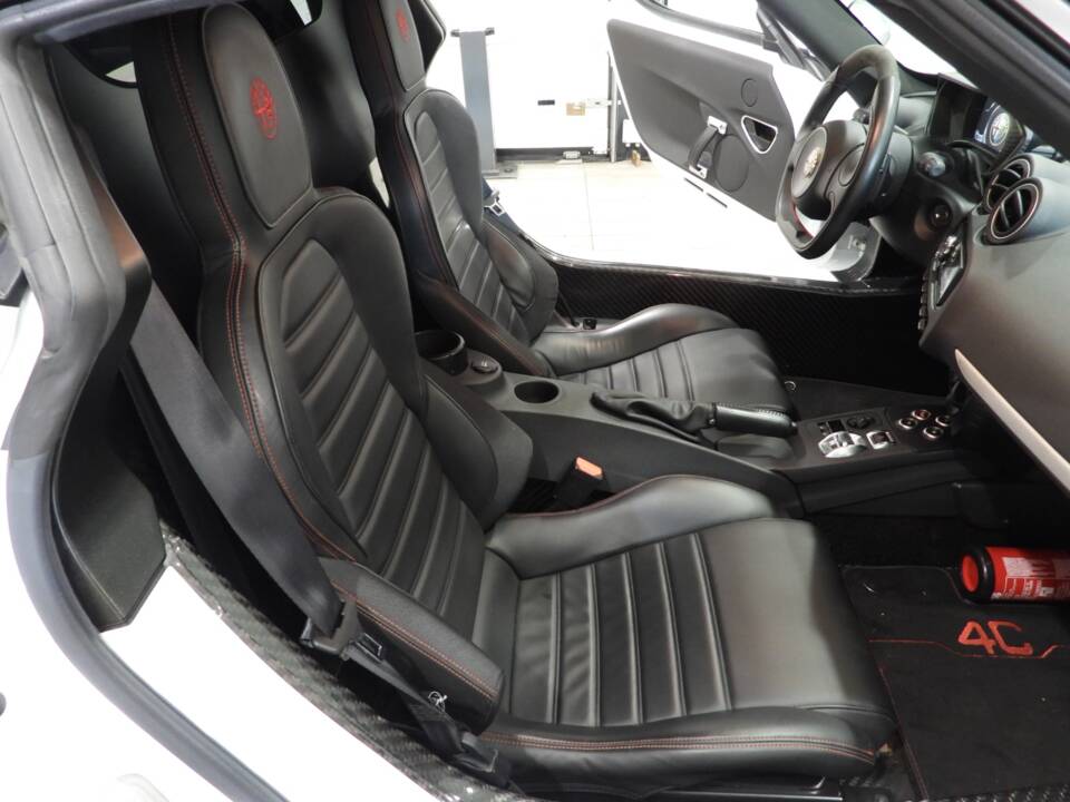Image 9/15 of Alfa Romeo 4C (2014)