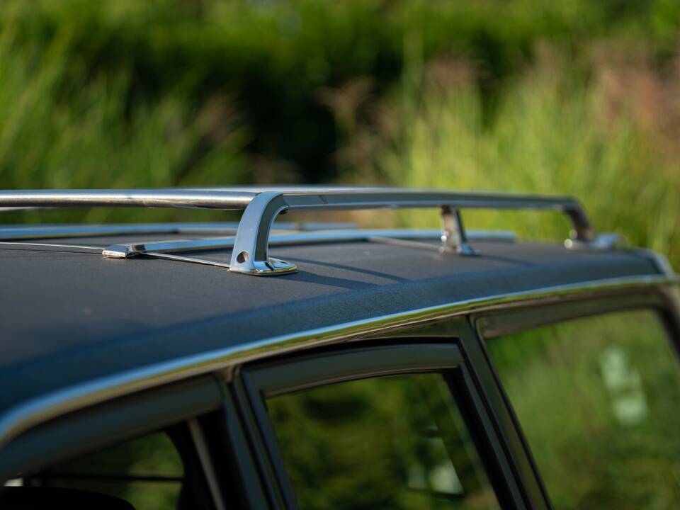 Immagine 23/43 di Volvo 240 GLE Injection (1989)