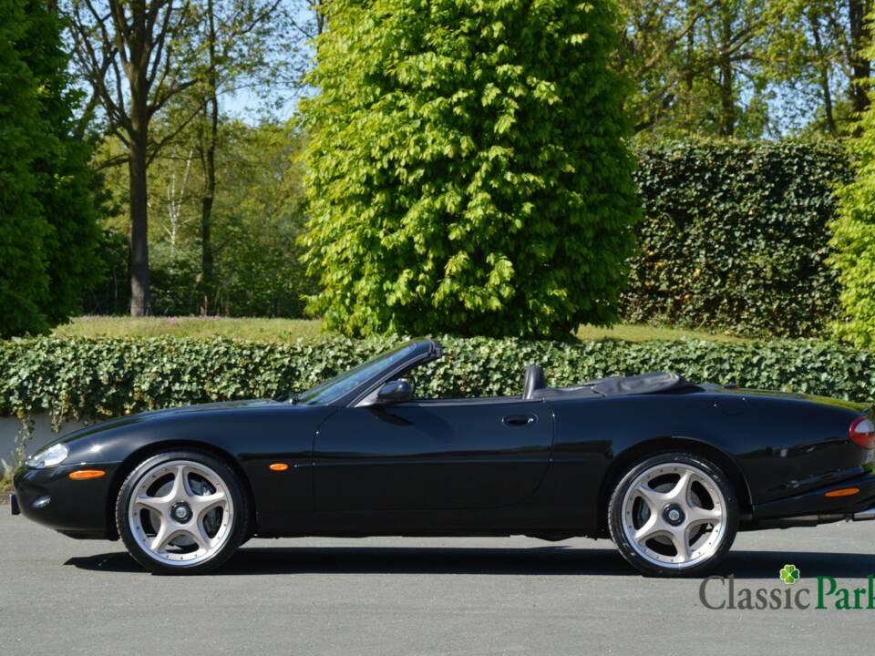 Afbeelding 2/50 van Jaguar XKR (2000)