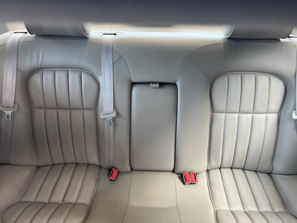 Image 46/50 of Jaguar XJ 8 Sovereign (2000)