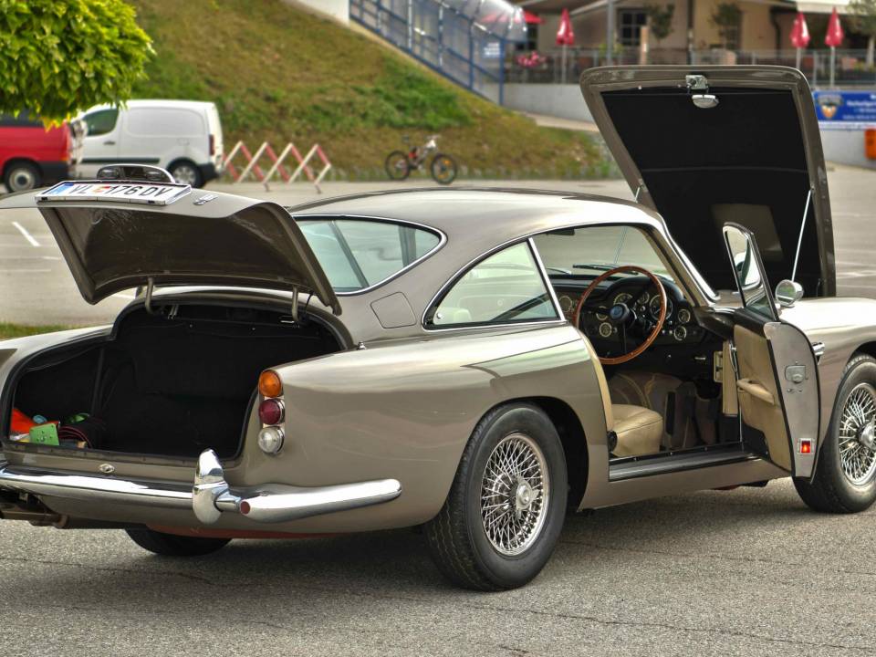 Image 15/50 of Aston Martin DB 5 (1964)