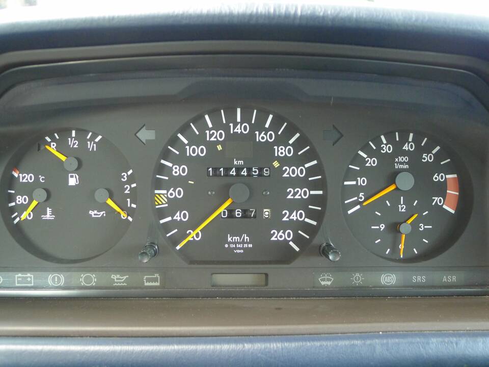 Afbeelding 3/40 van Mercedes-Benz E 420 (1993)