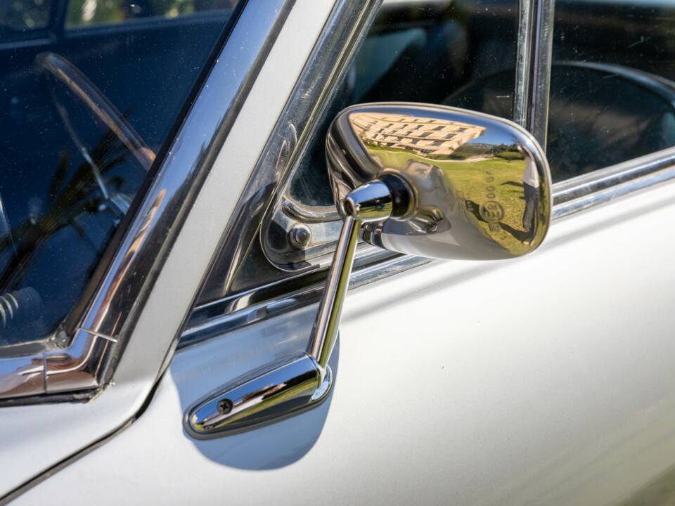 Imagen 41/47 de Ferrari 330 GT 2+2 (1964)