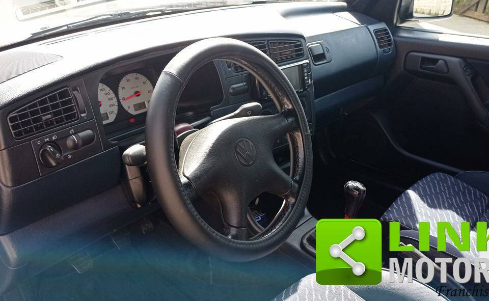 Immagine 10/10 di Volkswagen Golf III Cabrio 1.6 (1997)