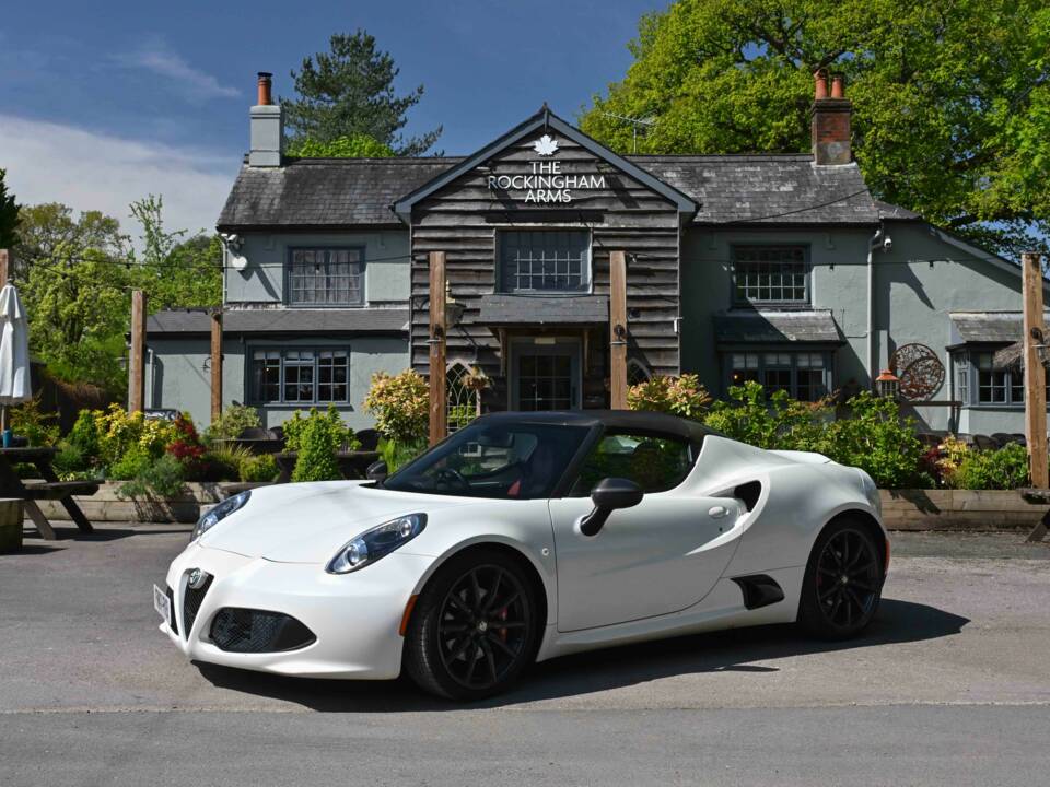 Image 1/50 of Alfa Romeo 4C Spider (2017)