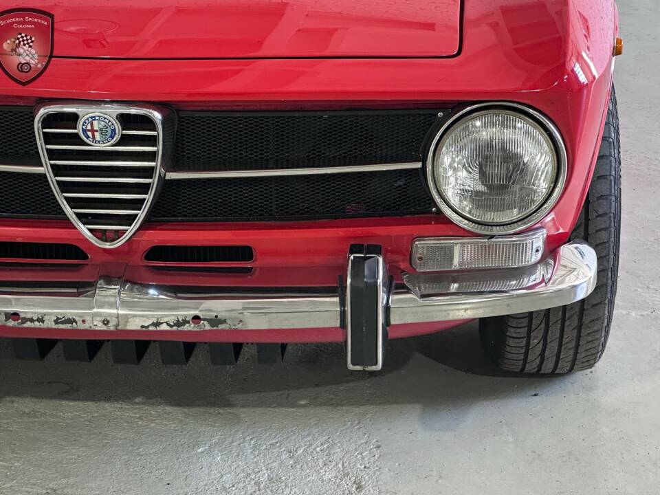 Bild 42/63 von Alfa Romeo Giulia 1300 GT Junior (1973)