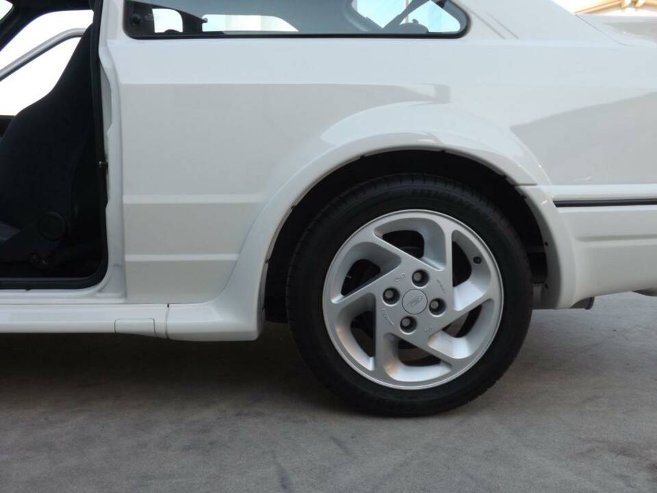Immagine 34/50 di Ford Escort turbo RS (1987)