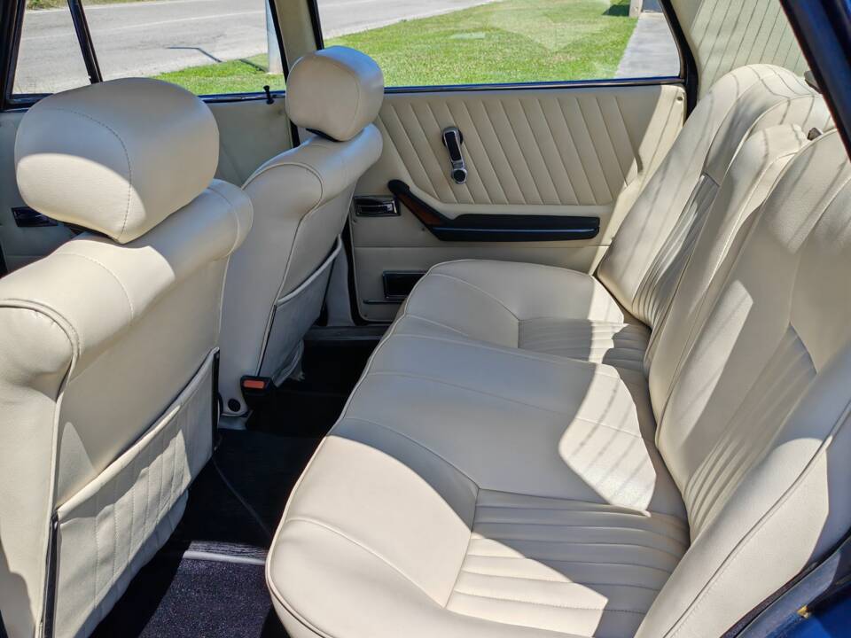 Image 35/50 of Alfa Romeo 2000 Berlina (1972)