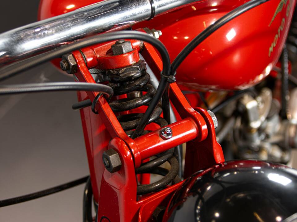 Imagen 47/50 de Moto Guzzi DUMMY (1957)