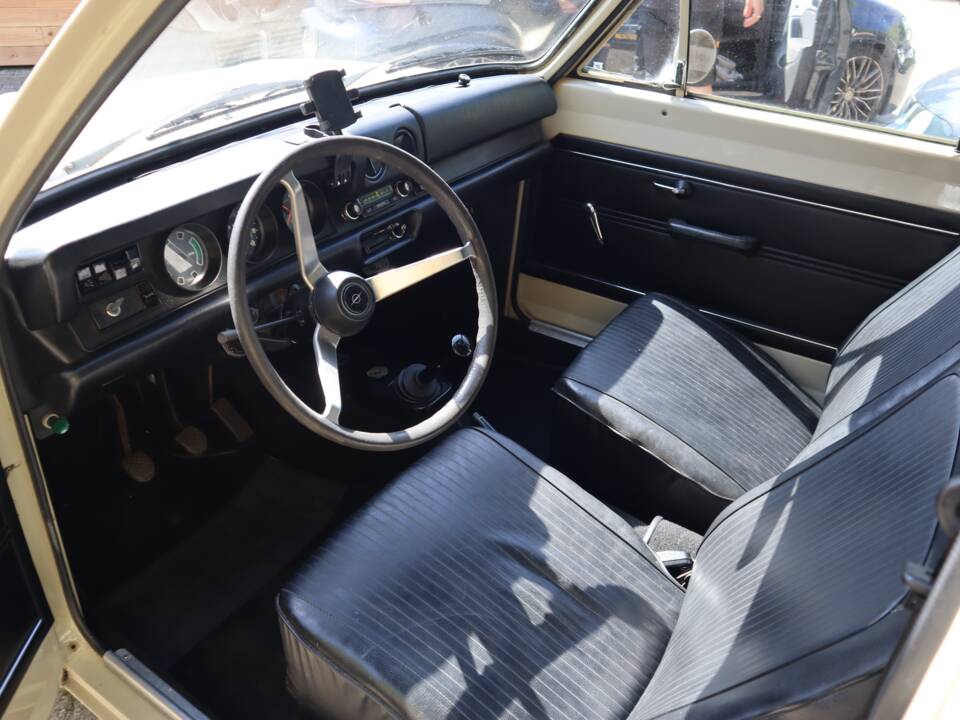 Bild 32/55 von Opel Kadett 1,1 S (1971)