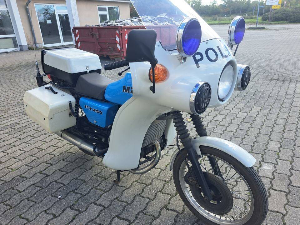 Bild 4/19 von MZ DUMMY (1900)