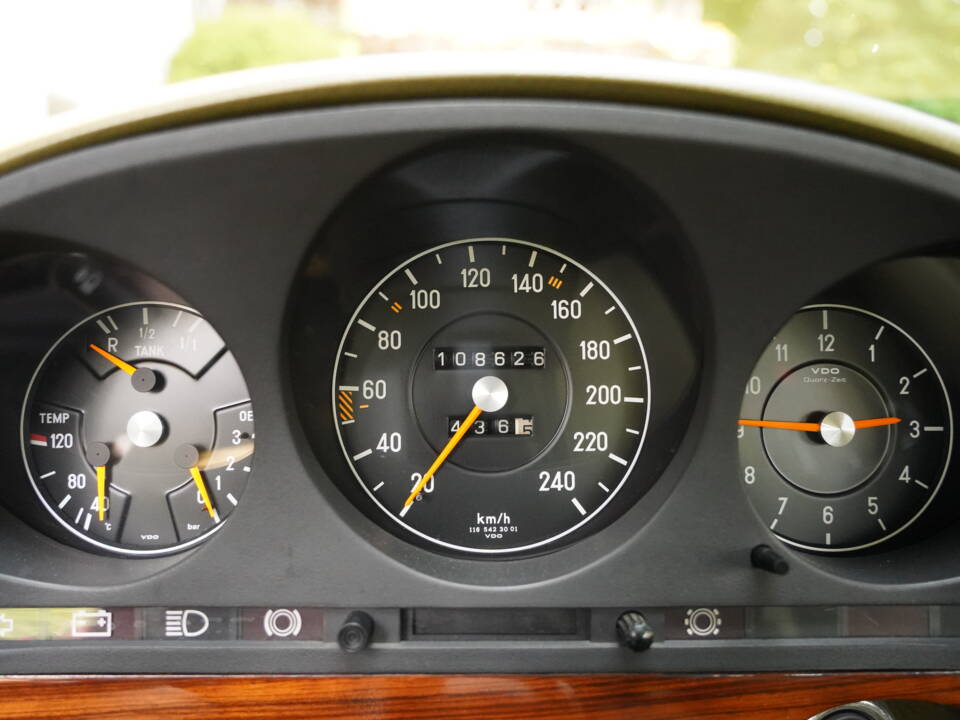 Image 10/19 of Mercedes-Benz 350 SE (1977)