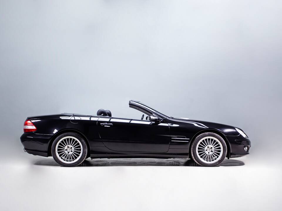 Image 10/36 of Mercedes-Benz SL 500 (2006)