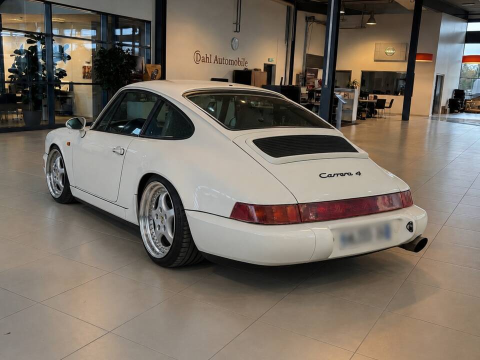Image 3/8 of Porsche 911 Carrera 4 (1989)