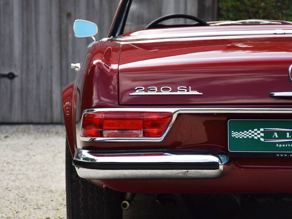 Image 20/45 of Mercedes-Benz 230 SL (1964)