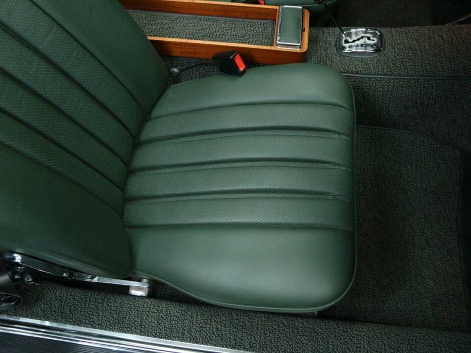 Image 26/50 de Mercedes-Benz 280 SL (1970)
