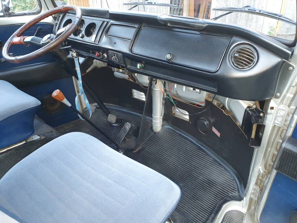 Afbeelding 42/46 van Volkswagen T2b Kombi (1979)