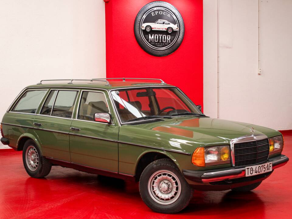 Bild 1/54 von Mercedes-Benz 250 T (1979)