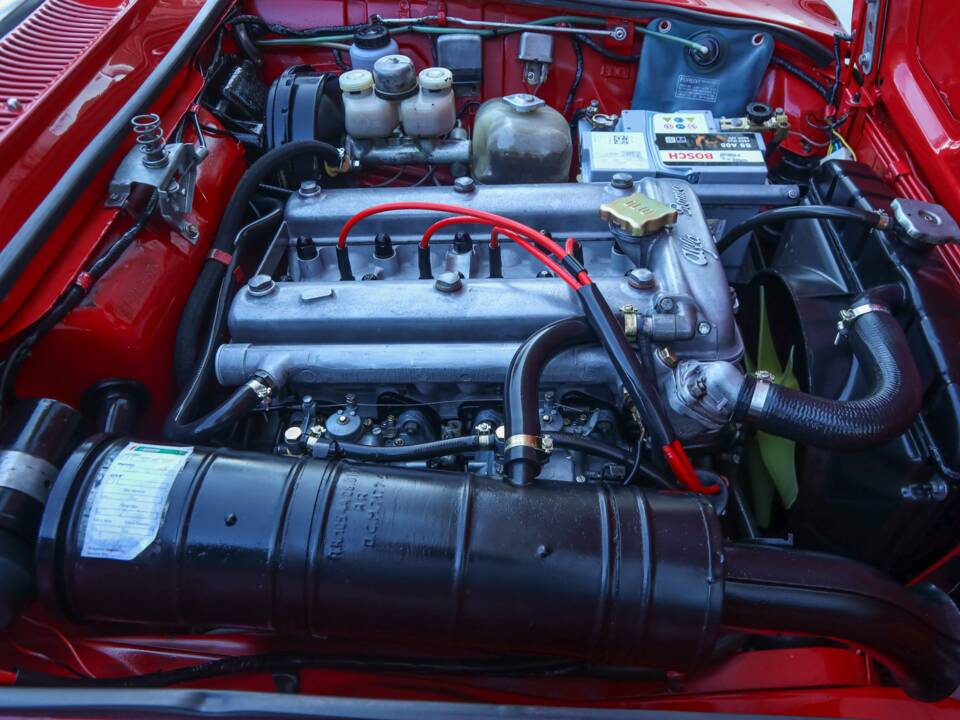Imagen 34/50 de Alfa Romeo 2000 GT Veloce (1972)
