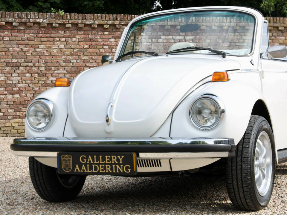 Immagine 32/50 di Volkswagen Kever 1303 &quot;Triple White&quot; (1977)