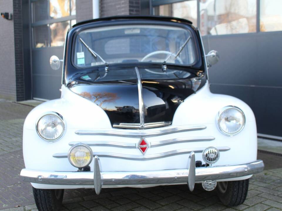 Image 3/8 of Renault 4 CV (1960)
