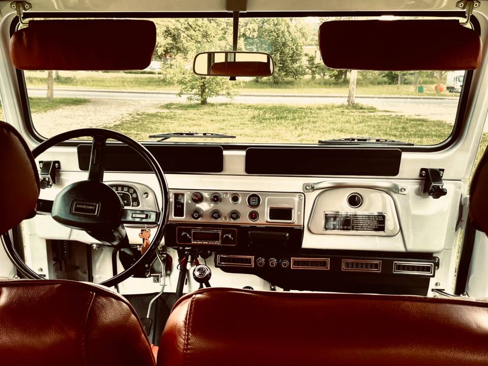 Immagine 7/27 di Toyota Land Cruiser FJ 40 (1982)