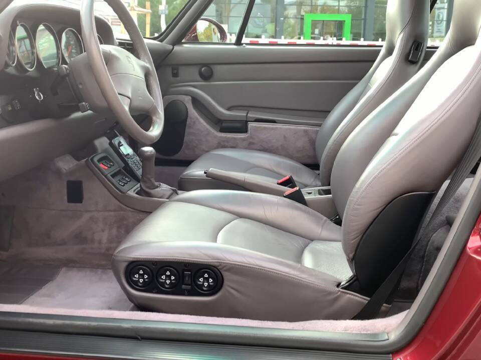 Bild 9/18 von Porsche 911 Carrera 4S (1996)