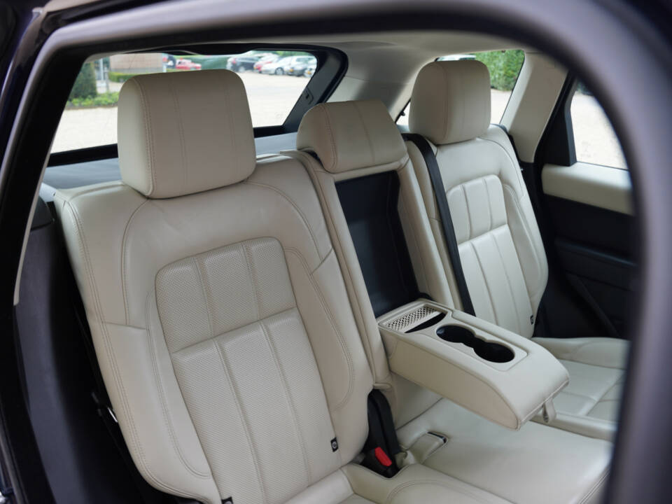 Image 43/50 of Land Rover Range Rover Sport P400e PHEV (2020)