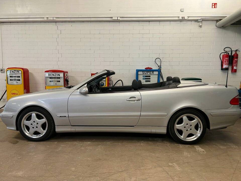 Imagen 18/20 de Mercedes-Benz CLK 230 Kompressor (2001)