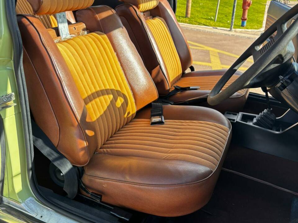 Image 28/55 de Peugeot 504 GL (1979)