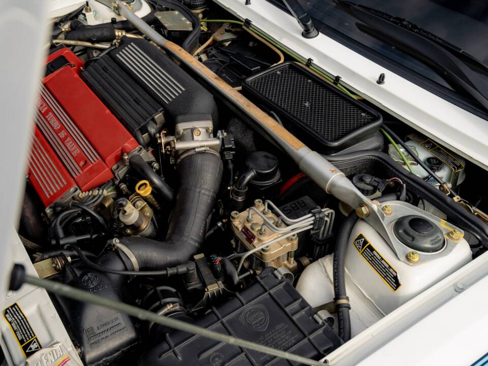 Imagen 45/96 de Lancia Delta HF Integrale Evoluzione I "Martini 5" (1992)