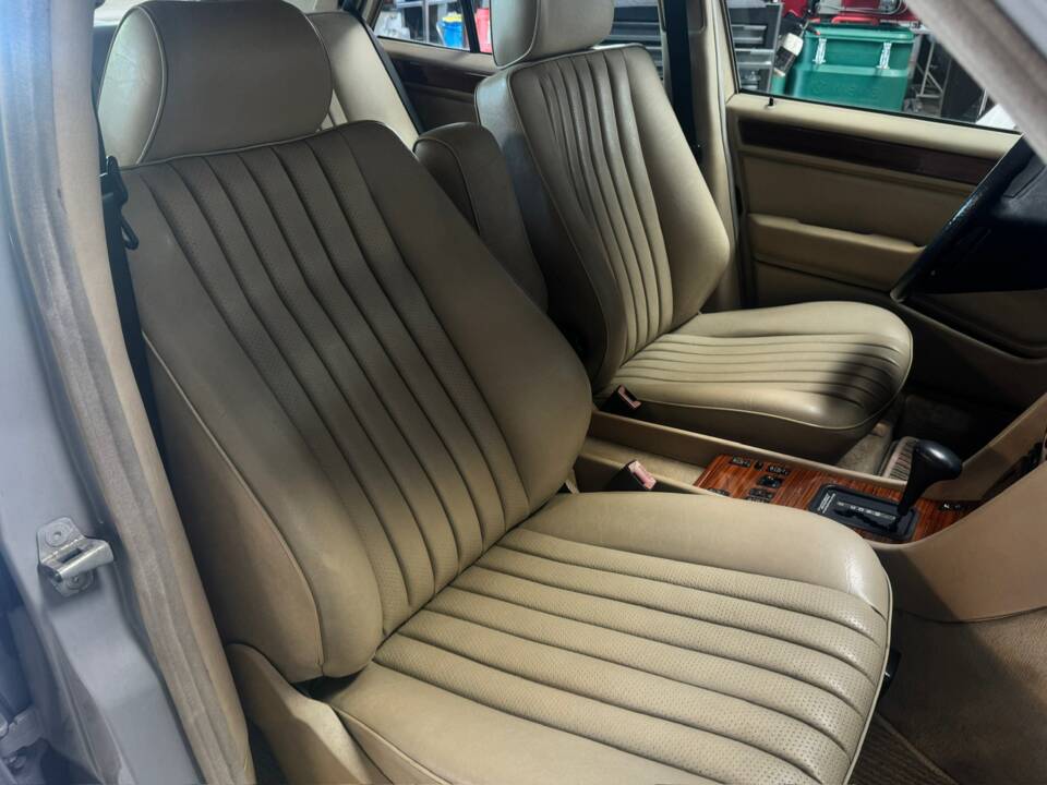 Bild 45/51 von Mercedes-Benz 300 D Turbo (1991)