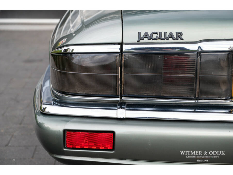 Image 24/35 of Jaguar XJS 4.0 (1995)