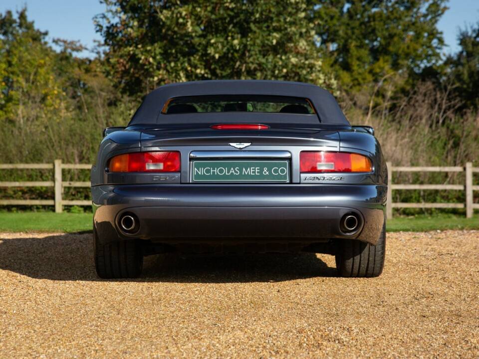 Image 37/50 de Aston Martin DB 7 Vantage Volante (2003)