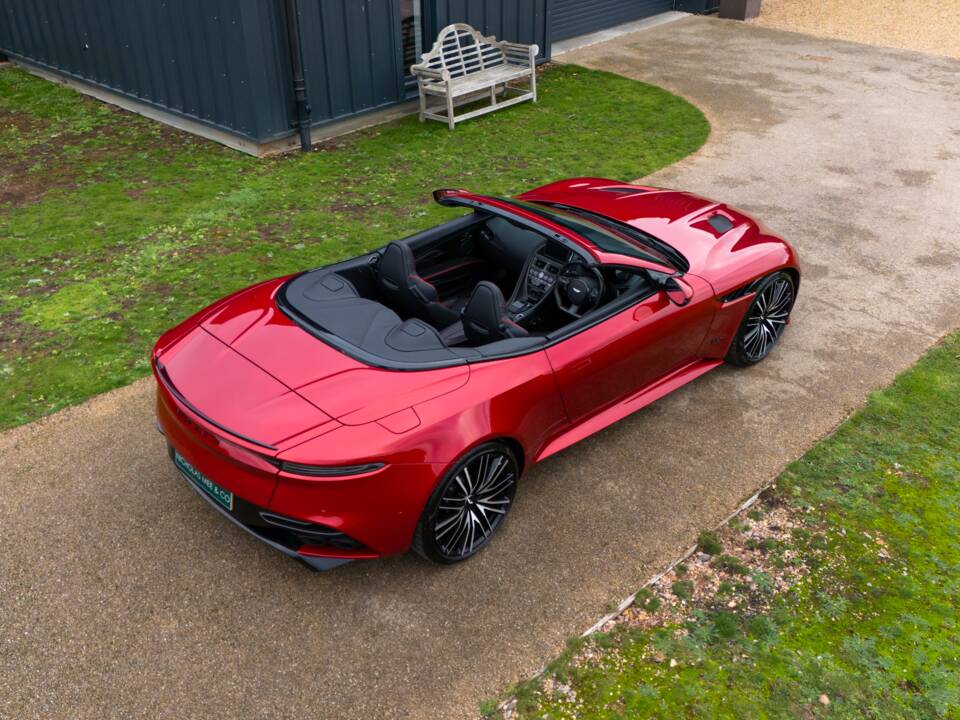 Immagine 47/84 di Aston Martin DBS 770 Ultimate Volante (2023)
