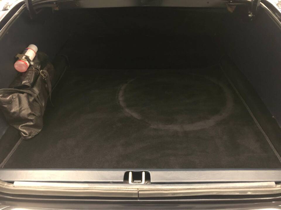 Image 12/12 of Jaguar XJ 6 L 4.2 (1976)
