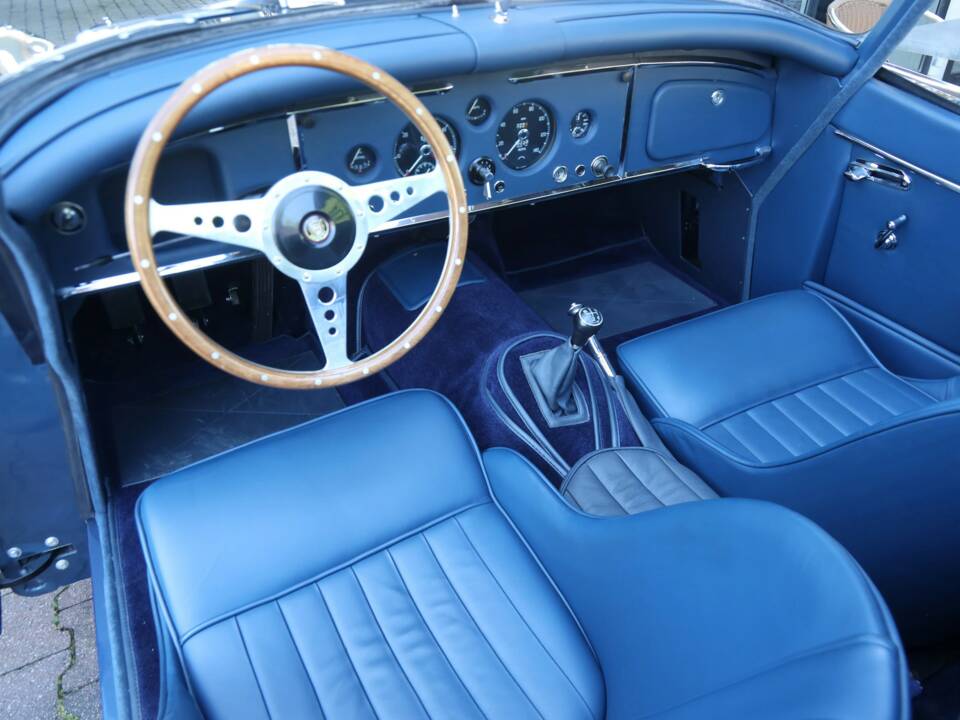 Image 48/50 of Jaguar XK 150 3.4 S OTS (1958)