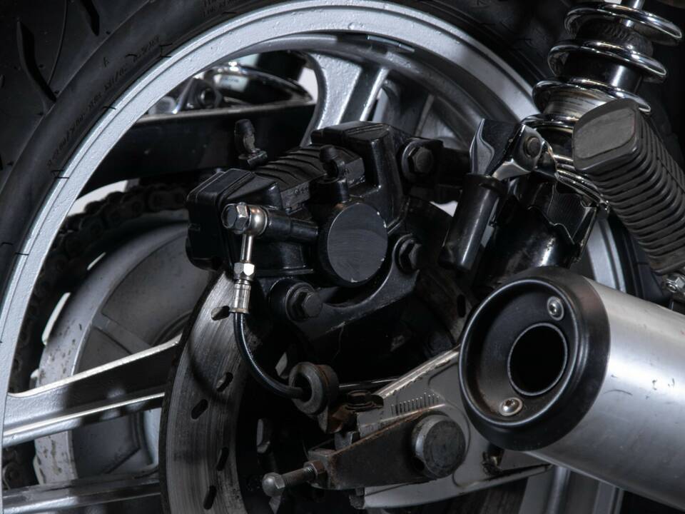 Afbeelding 17/35 van Suzuki GSX 1100 SZ Katana (1983)