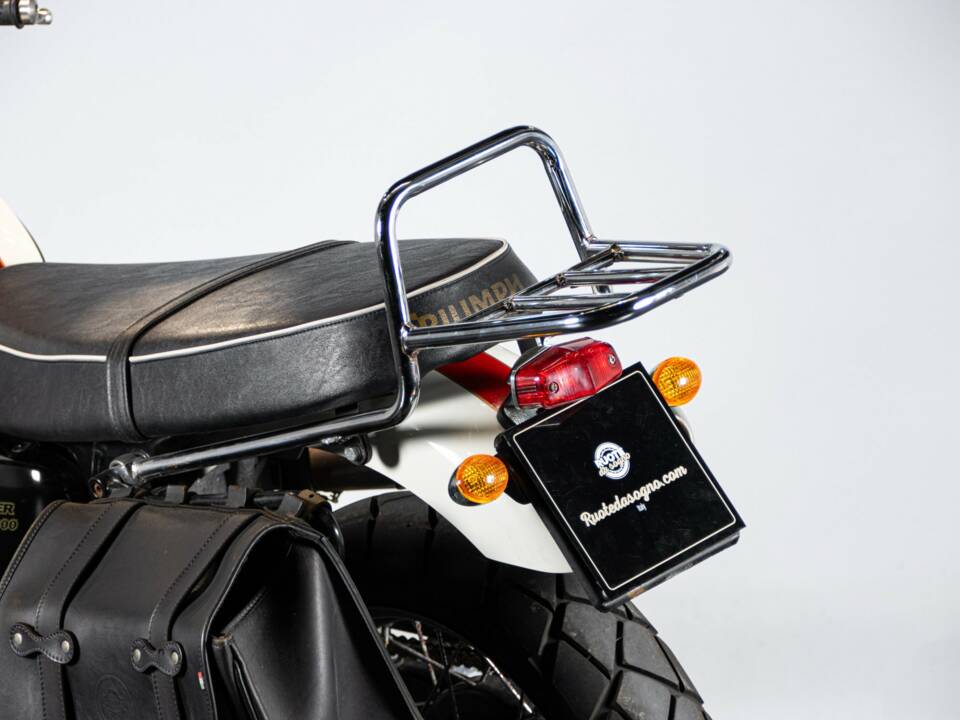 Image 16/50 of Triumph DUMMY (2014)