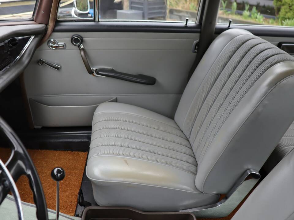 Afbeelding 22/50 van Mercedes-Benz 230 S (1967)