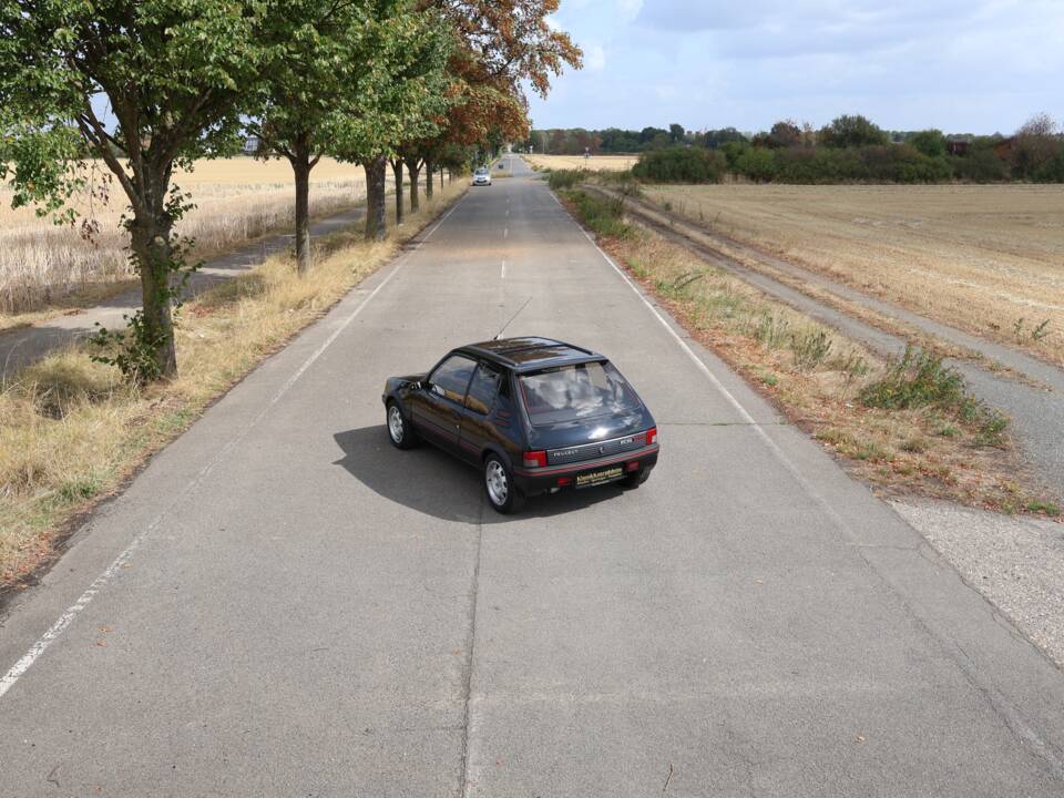 Obraz 44/56 pojazdu Peugeot 205 GTi 1.9 (1991)