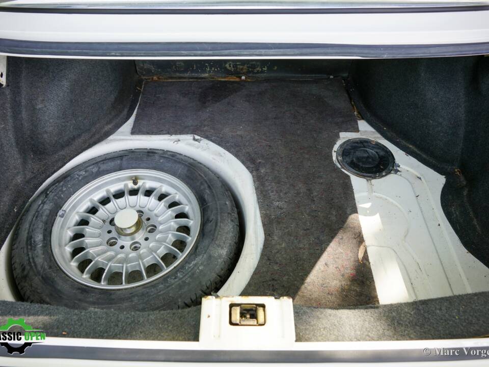 Image 51/51 of BMW M 535i (1985)