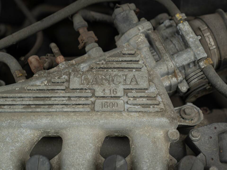 Imagen 36/38 de Lancia Delta HPE 1.6 16v (1998)