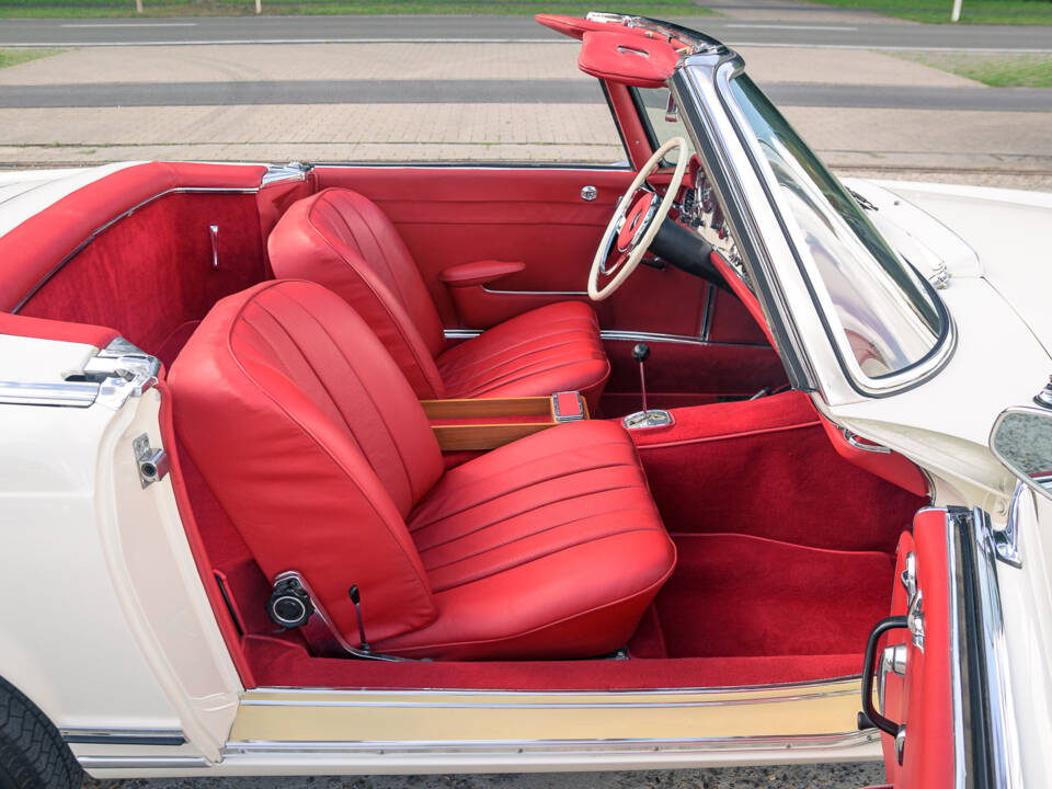 Image 34/60 de Mercedes-Benz 230 SL (1967)