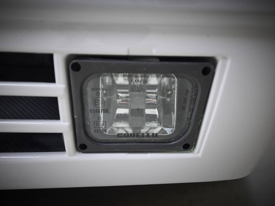 Image 60/93 of Lancia Delta HF Integrale Evoluzione I (1992)