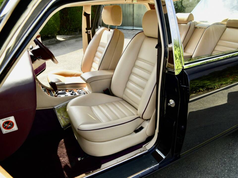 Image 33/50 of Bentley Turbo RT (1997)