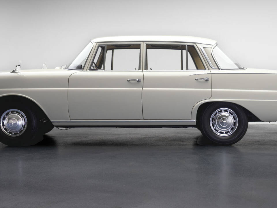 Bild 1/12 von Mercedes-Benz 220 SE b (1962)