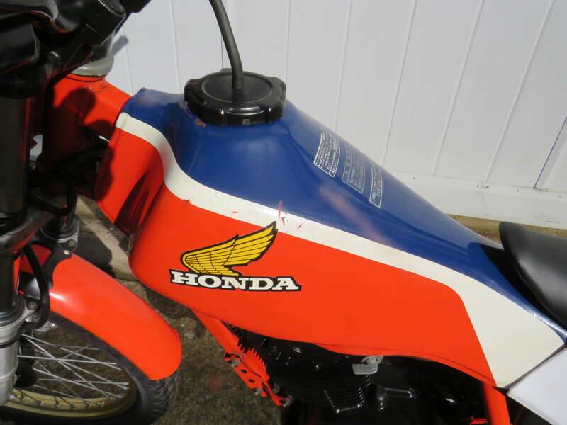 Image 11/34 of Honda TLR 200 (1983)